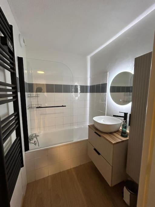 Apartment Au Spacieux Pour 7p, Piscine Sauna Allos