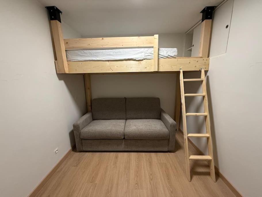 Au Spacieux Pour 7p, Piscine Sauna Apartment *